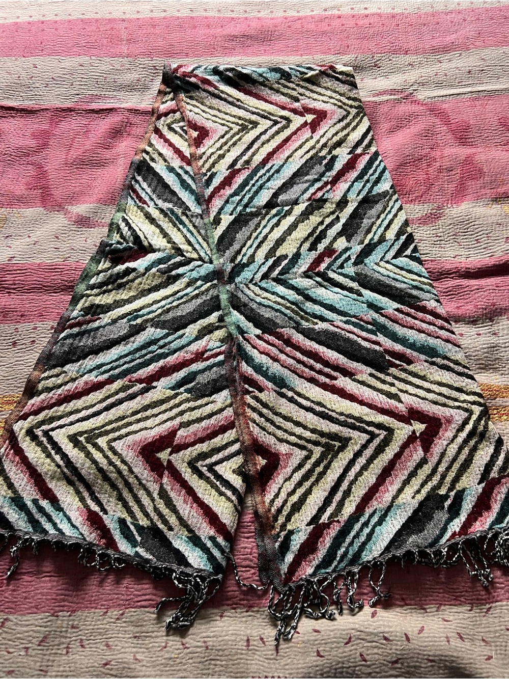 Multicolor Chevron Pattern Women's Scarf - Pink, Mint & Black